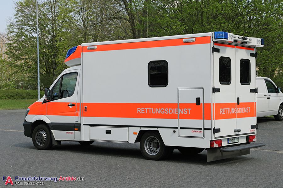 Rettung Kreis Neuss 04 RTW 01 (a.D.)