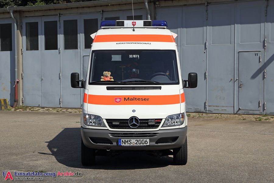 Johannes Neumünster 32/93-01