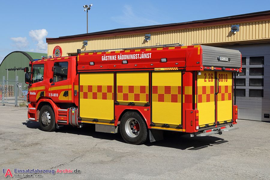 2 26-8010 - Släck-/räddningsbil