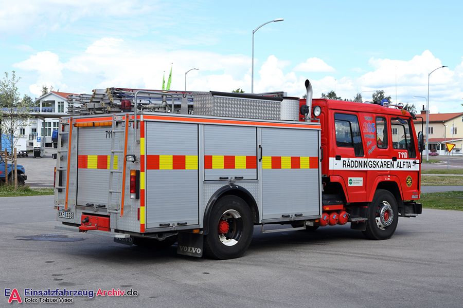 2 26-7110 - Släck-/räddningsbil (a.D.)
