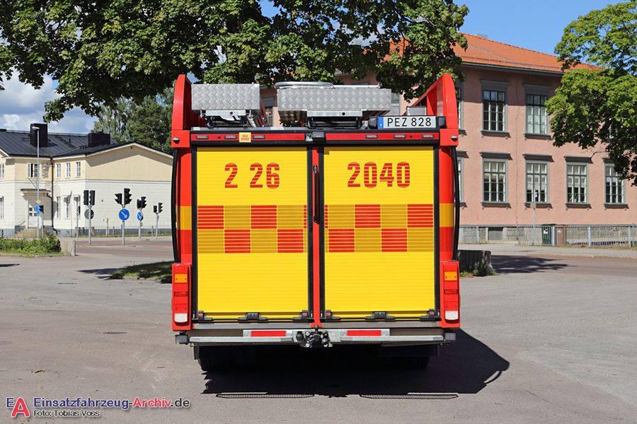 2 26-2040 - Tankbil (a.D.)
