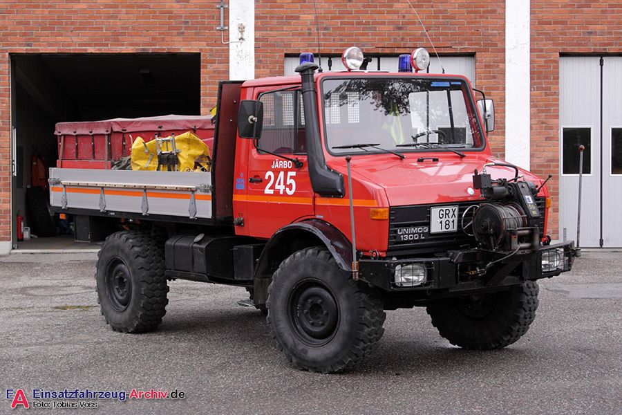 2 26-2450 - Terrängbil (a.D.)