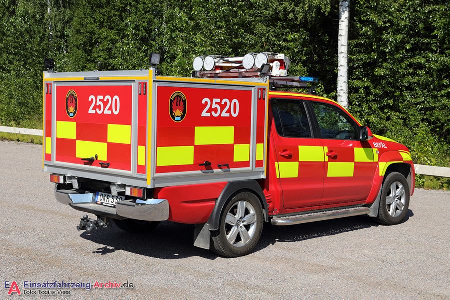 2 26-2520 - Befälsbil