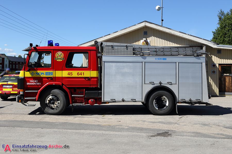 2 26-6410 - Släck-/Räddningsbil (a.D.)