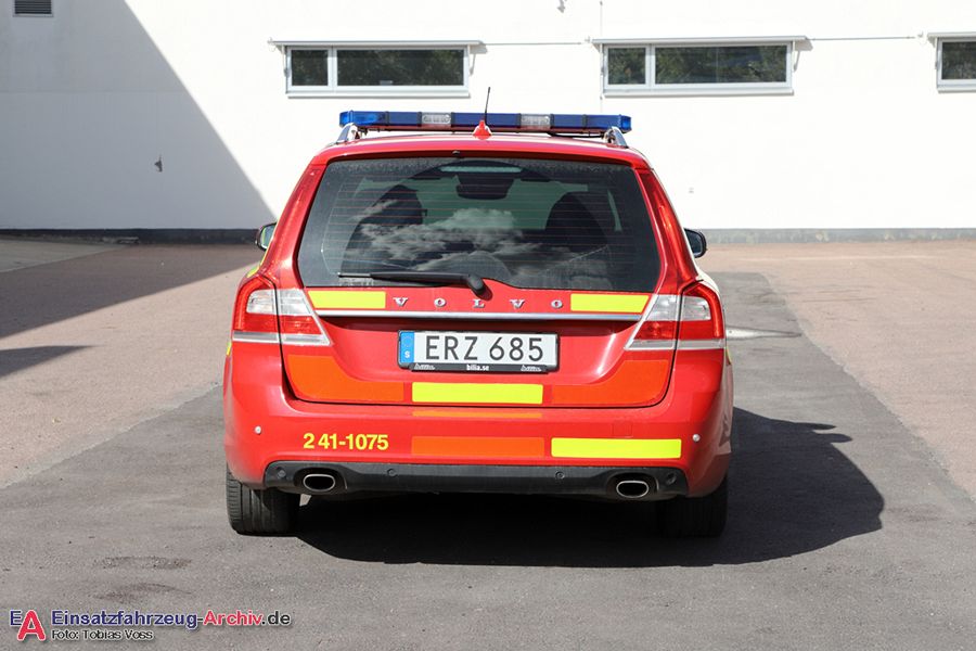 2 41-1075 - Personbil