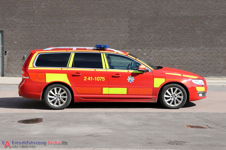 2 41-1075 - Personbil