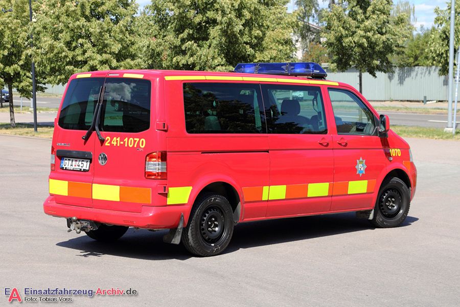 2 41-1070 - Personbil (a.D.)