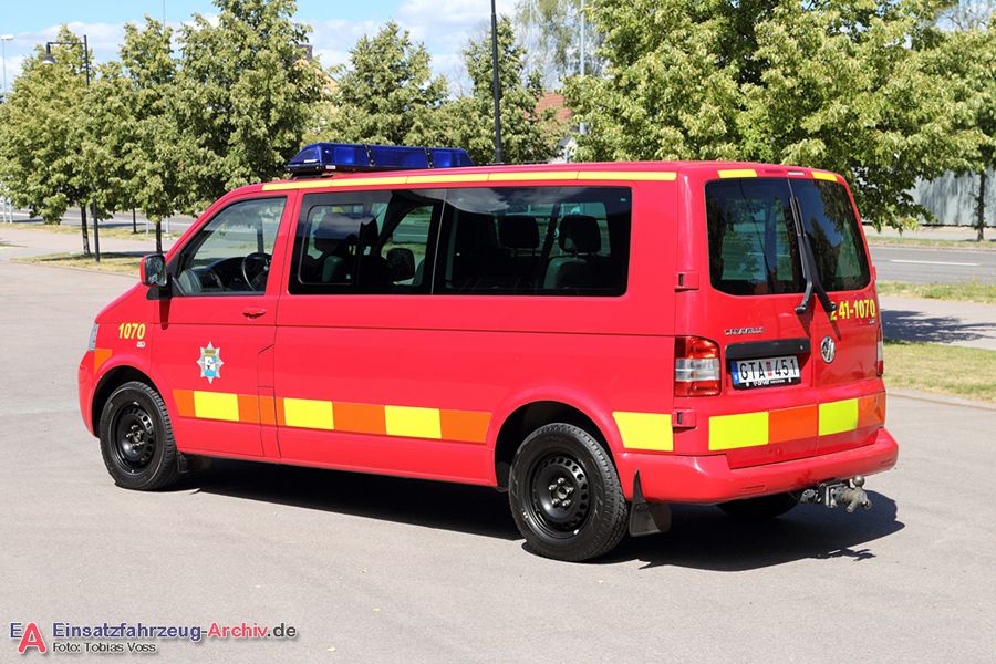 2 41-1070 - Personbil (a.D.)