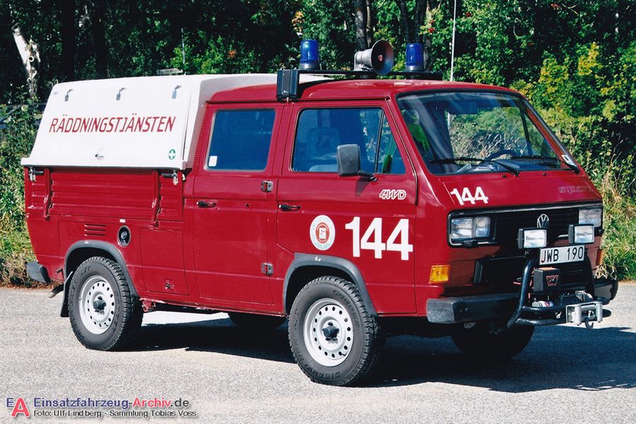 24 144 - Terrängbil (a.D.)