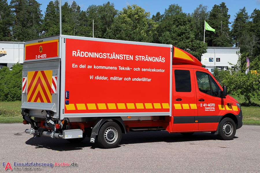 2 41-4070 - Transportbil