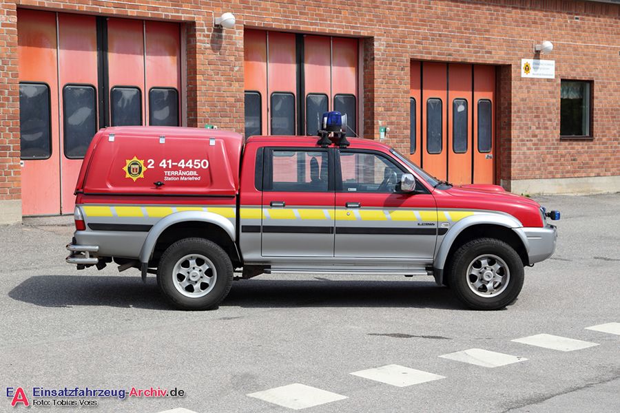 2 41-4450 - Terrängbil (a.D.)