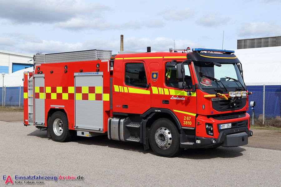 2 67-3810 - Släck-/Tankbil