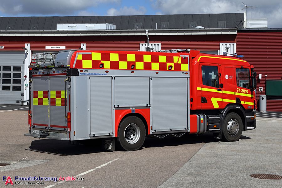 2 74-3010 - Släck-/Räddningsbil