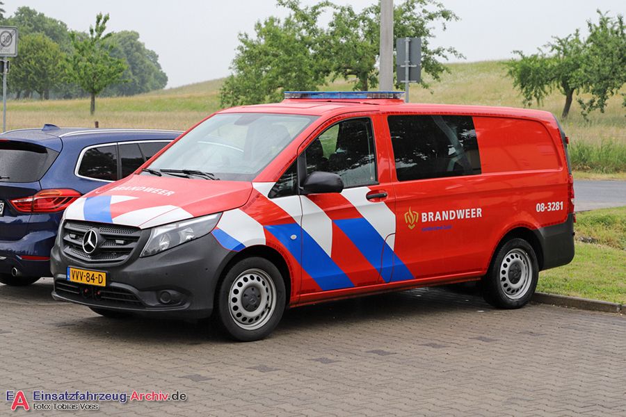 8. internationales Feuerwehr-Oldtimertreffen | Kleve-Düffelward | Funde am Wegesrand